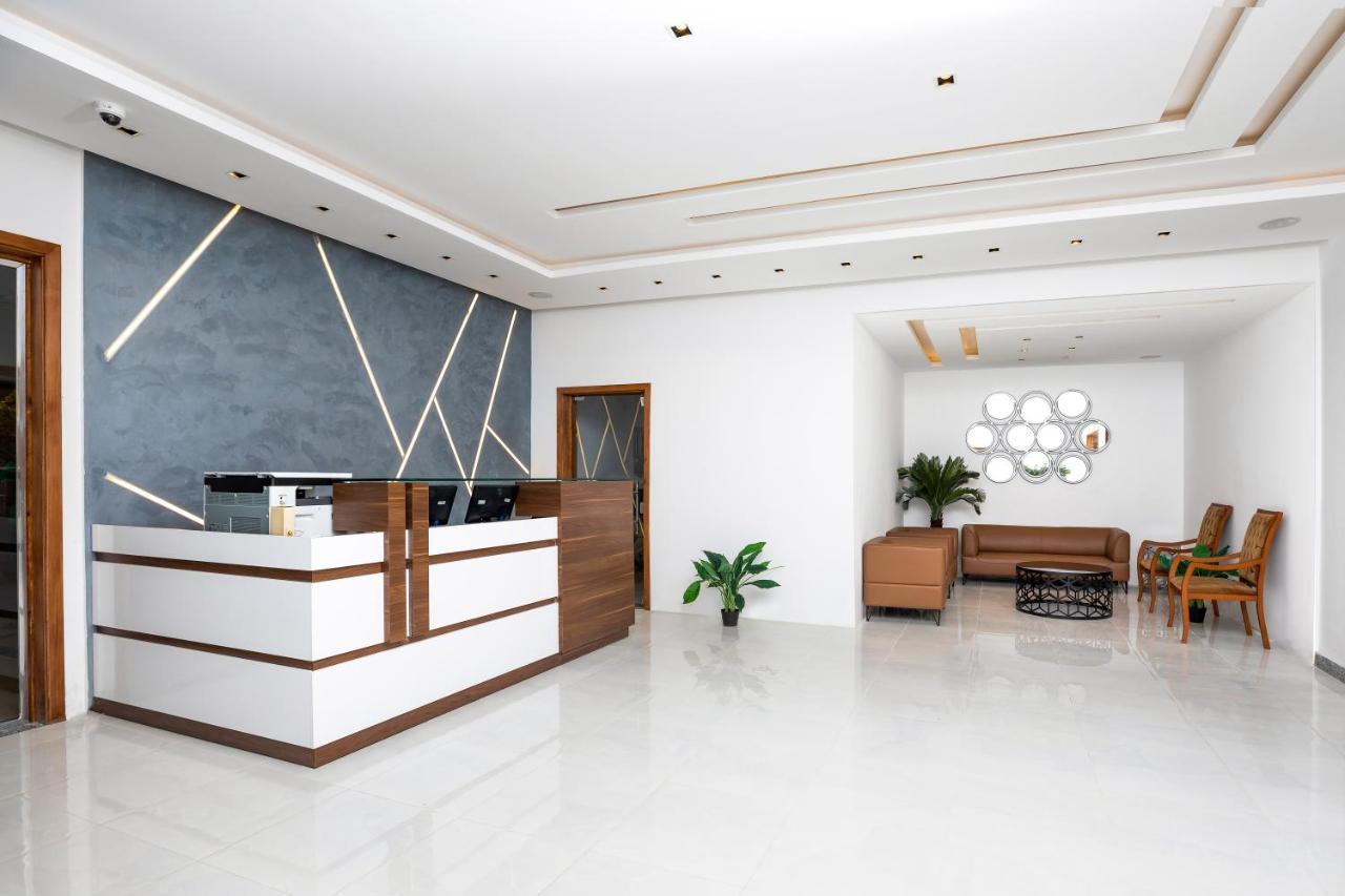 Golden Lake Marina Hotel 阿莱曼 外观 照片
