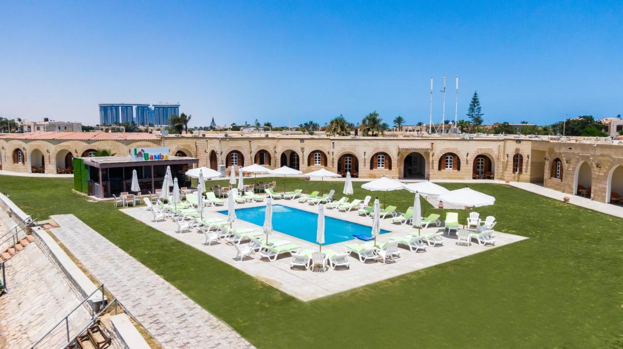 Golden Lake Marina Hotel 阿莱曼 外观 照片