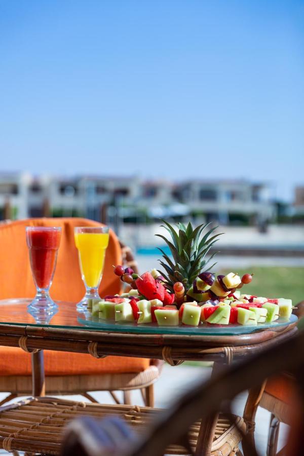 Golden Lake Marina Hotel 阿莱曼 外观 照片